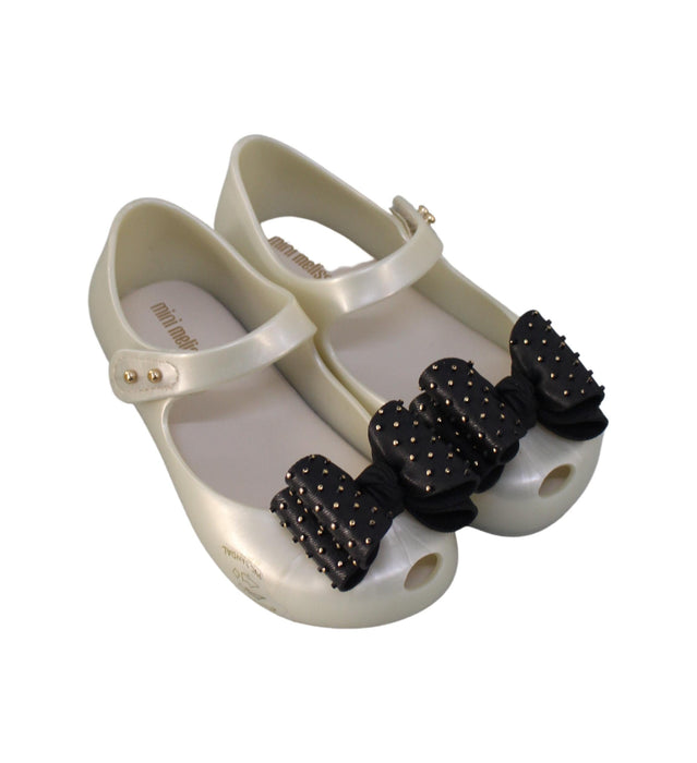 A Grey Flats from Mini Melissa in size 3T for girl. (Front View)