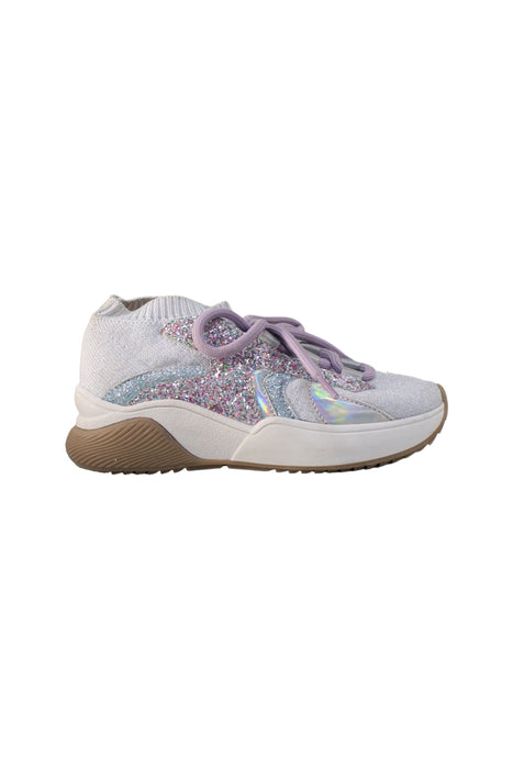 A Silver Sneakers from WiNK in size 4T for girl. (Back View)