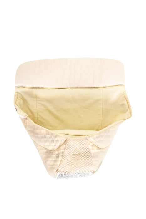A Beige Baby Carriers from Ergobaby in size 0-3M for neutral. (Front View)