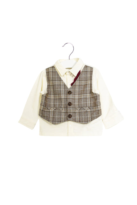 A White Long Sleeve Tops from Chickeeduck in size 6-12M for boy. (Front View)