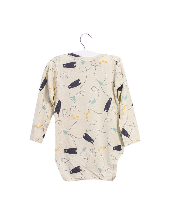 A Ivory Bodysuits from Mokopuna in size 12-18M for boy. (Back View)