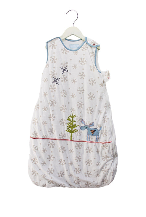 A White Sleepsacs from The Gro Company in size 6-12M for neutral. (Front View)