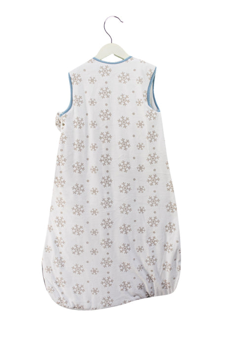 A White Sleepsacs from The Gro Company in size 6-12M for neutral. (Back View)