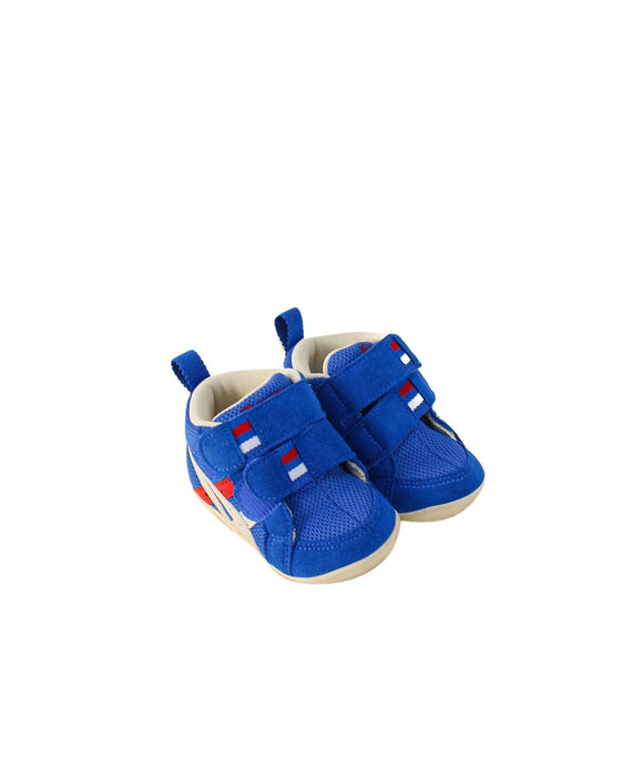 A Blue Sneakers from ASICS in size 6-12M for boy. (Front View)