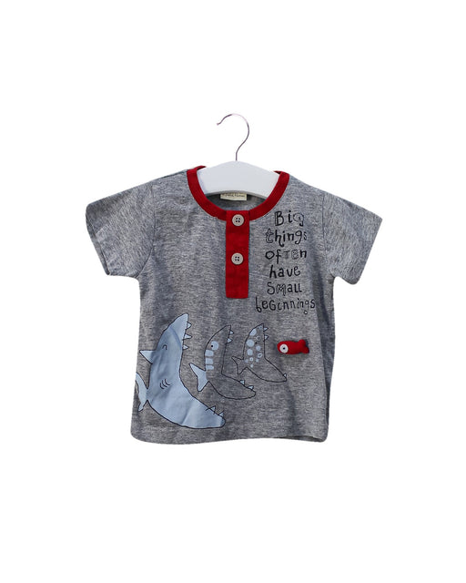 A Grey Short Sleeve T Shirts from Le Petit Pumm in size 6-12M for boy. (Front View)