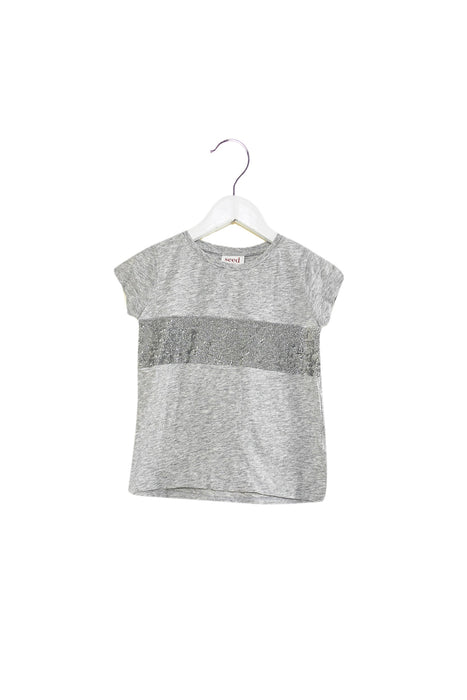 A Grey Short Sleeve T Shirts from Seed in size 2T for girl. (Front View)