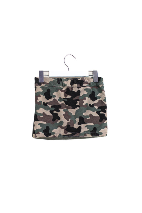 A Green Short Skirts from Yporque in size 4T for girl. (Back View)