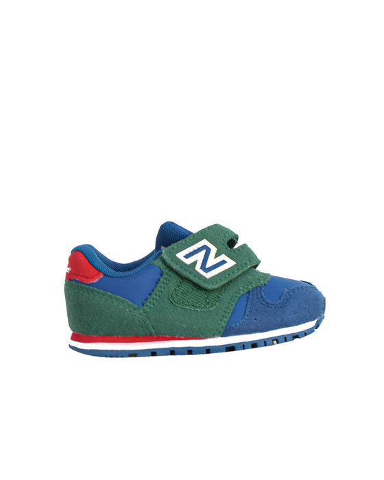 A Blue Sneakers from New Balance in size EU21 for boy. (Back View)