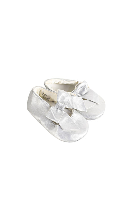 Silver Monsoon Flats 3-6M at Retykle