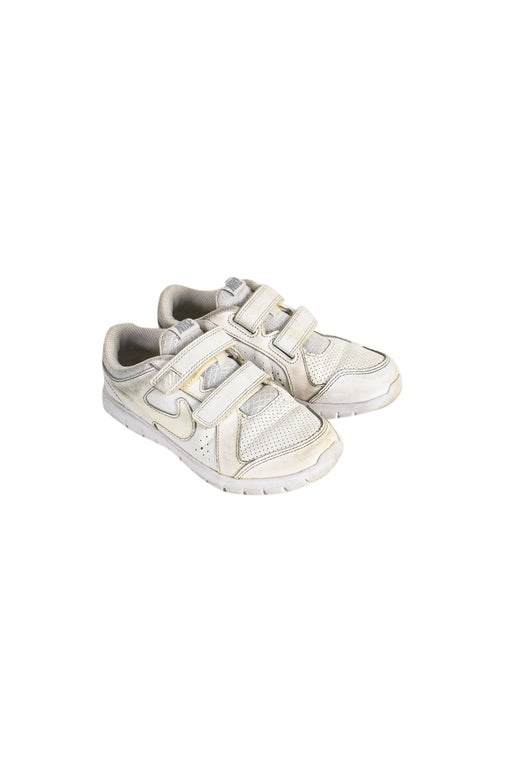 White Nike Sneakers 6T - 7Y (EU31) at Retykle
