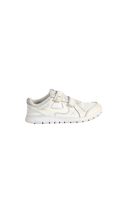 White Nike Sneakers 6T - 7Y (EU31) at Retykle