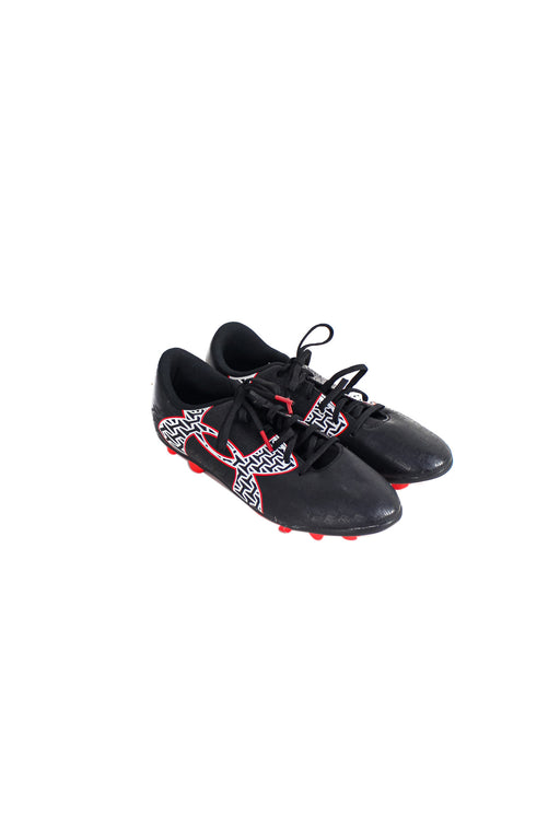 Black Under Armour Cleats/Soccer Shoes 12Y (EU38) at Retykle