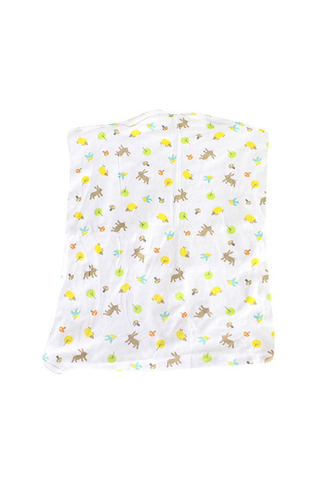 A White Swaddles from The Gro Company in size O/S for neutral. (Front View)