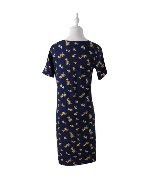 A Navy Short Sleeve Dresses from Mamalicious in size M for maternity. (Back View)