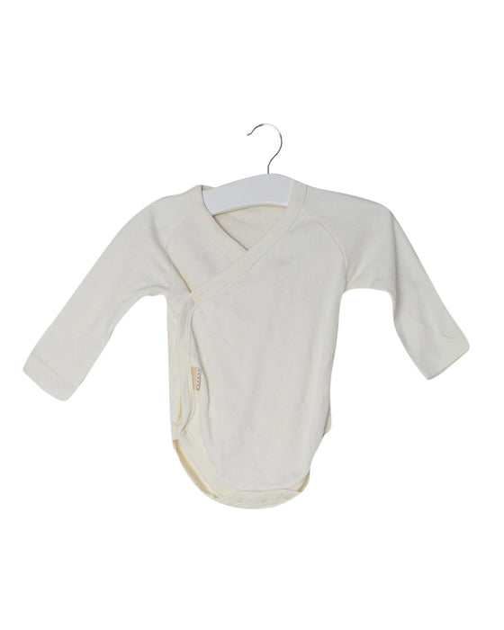 A Ivory Long Sleeve Bodysuits from Natures Purest in size 0-3M for neutral. (Front View)