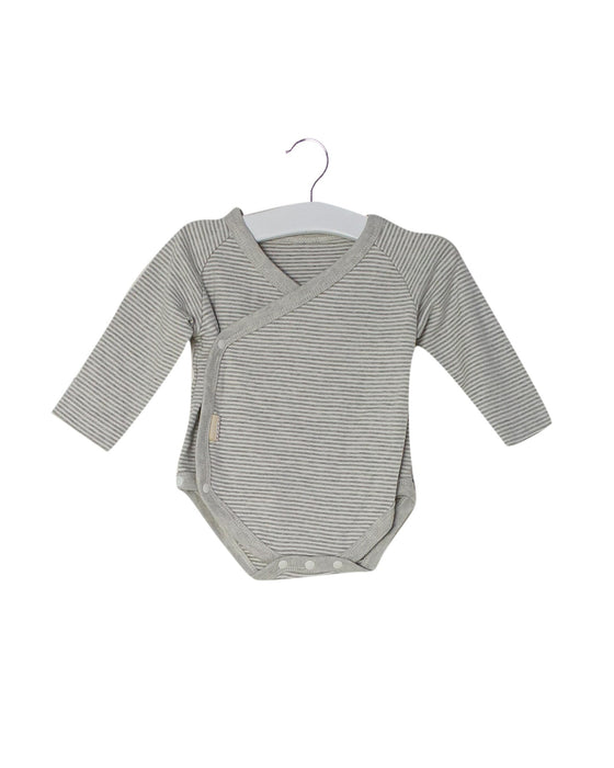 A Grey Long Sleeve Bodysuits from Natures Purest in size 0-3M for neutral. (Front View)