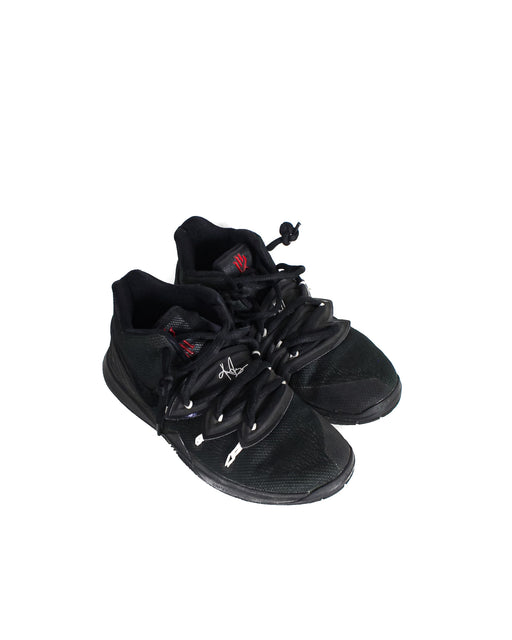 Black Nike Kyrie 5 GS 'Bred' Sneakers 10Y (EU37.5) at Retykle
