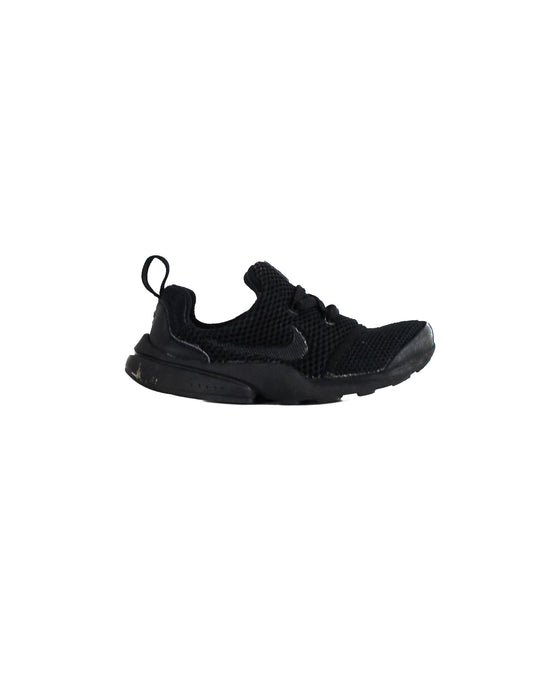 Black Nike Sneakers 4T (EU27) at Retykle