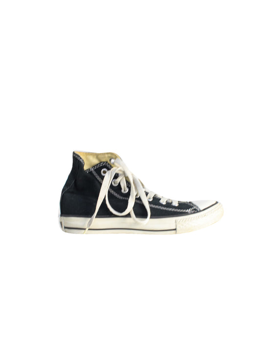 Black Converse Sneakers 8Y (EU33.5) at Retykle