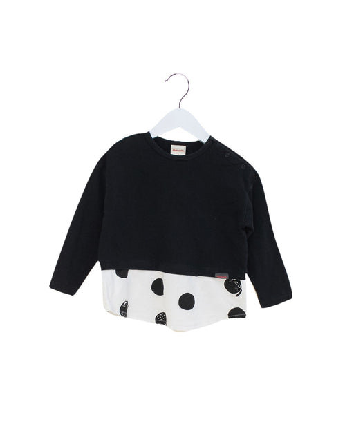 A Black Sweatshirts from Momonittu in size 4T for girl. (Front View)