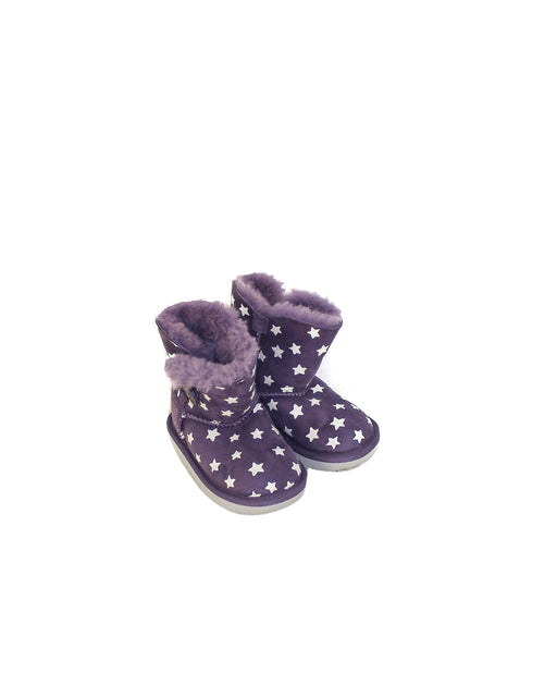 A Purple Winter Boots from UGG in size EU23 for girl. (Front View)