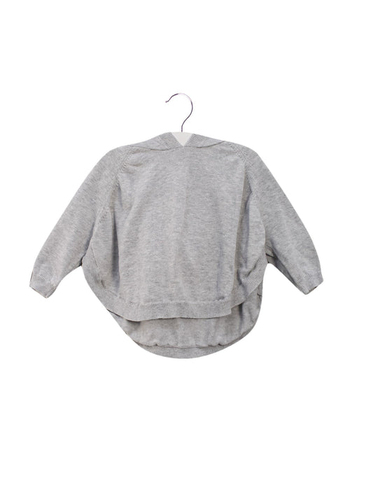 A Grey Hooded Sweatshirts from Seed in size 2T for girl. (Front View)