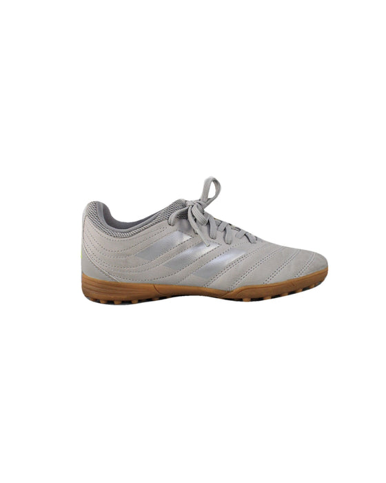 Adidas Cleats/Soccer Shoes 10Y - 11Y (EU35.5)