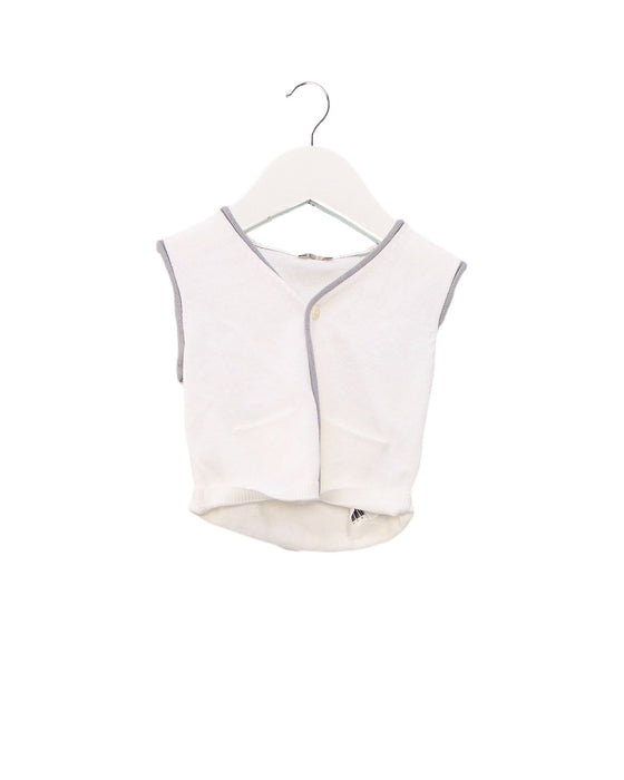 A White Outerwear Vests from Il Gufo in size 3-6M for boy. (Front View)