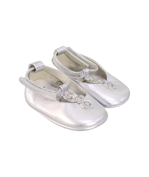 A Silver Flats from Fendi in size 3-6M for girl. (Front View)