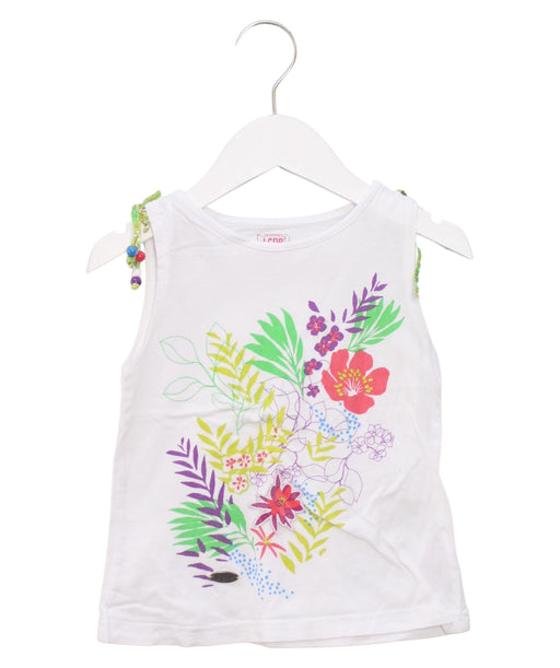A White Sleeveless Tops from La Compagnie des Petits in size 5T for girl. (Front View)