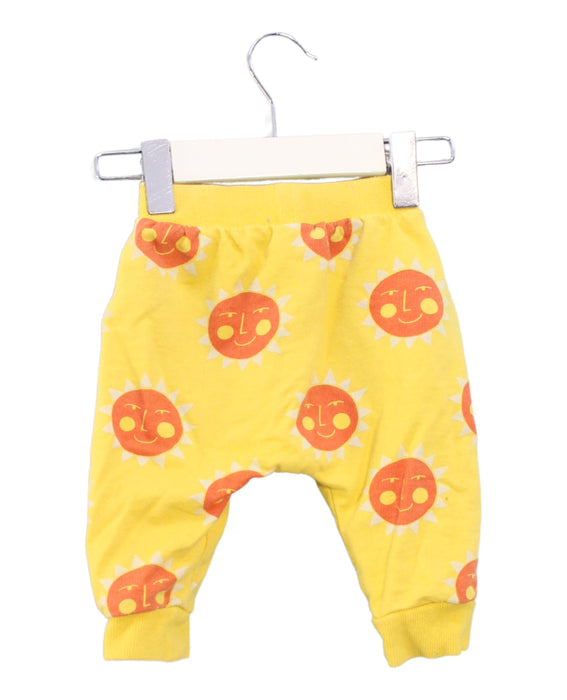A Yellow Sweatpants from Seed in size 3-6M for boy. (Back View)
