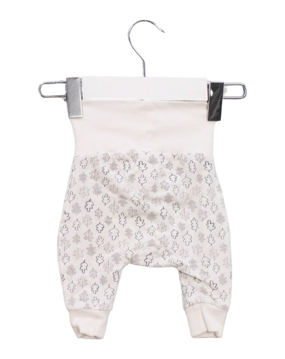 A White Casual Pants from Seed in size Newborn for boy. (Back View)