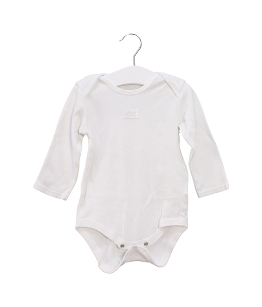 A White Bodysuits from Mamas & Papas in size 6-12M for boy. (Front View)