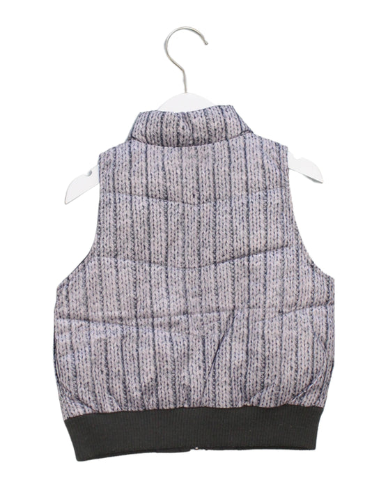 A Grey Outerwear Vests from Comme Ca Ism in size 18-24M for boy. (Back View)