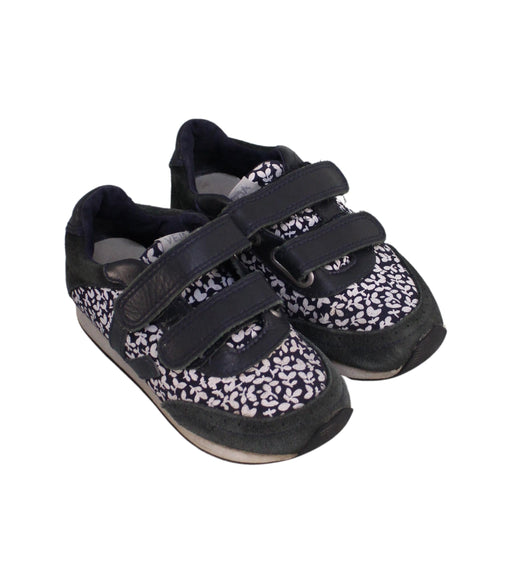 A Navy Sneakers from Veja in size 5T for girl. (Front View)