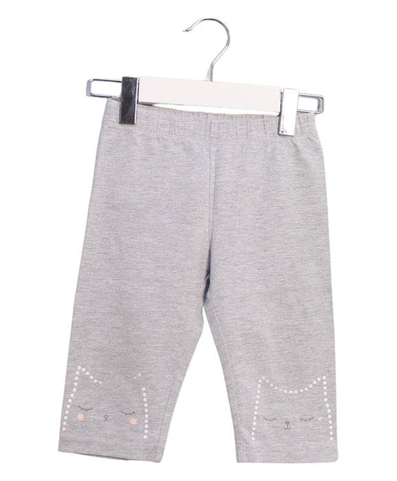 A Grey Casual Pants from Momonittu in size 4T for girl. (Front View)