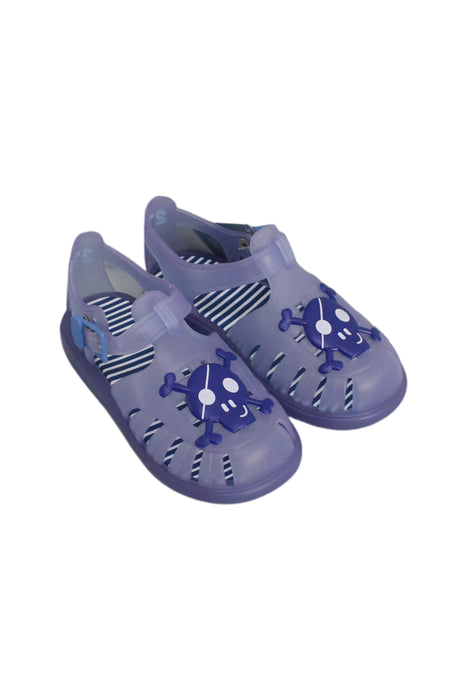 A Blue Sandals from Igor in size 4T for boy. (Front View)