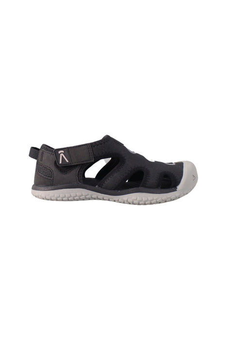 A Black Sandals from Keen in size 9Y for boy. (Back View)