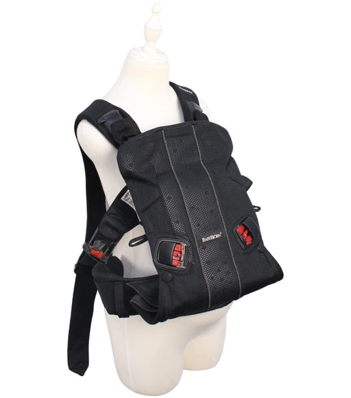 A Black Baby Carriers from BabyBjorn in size O/S for neutral. (Front View)