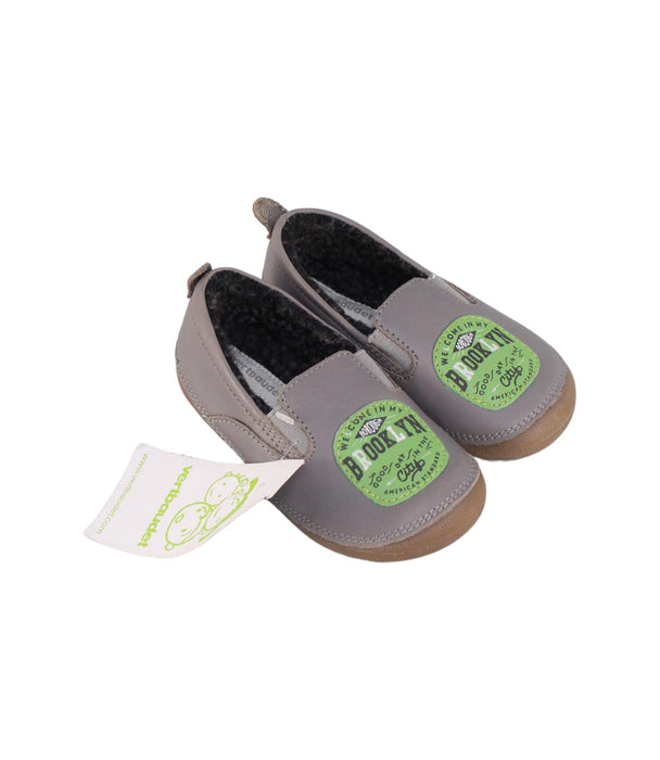 A Grey Slip Ons from Vertbaudet in size 3T for boy. (Front View)
