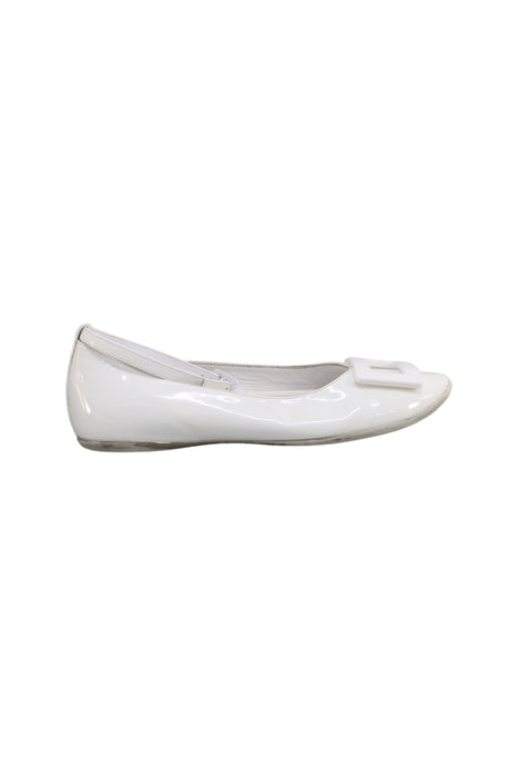 A White Flats from Roger Vivier in size 10Y for girl. (Back View)