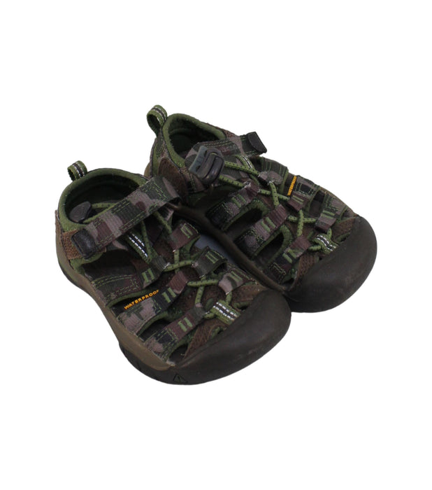 A Green Sandals from Keen in size 3T for boy. (Front View)