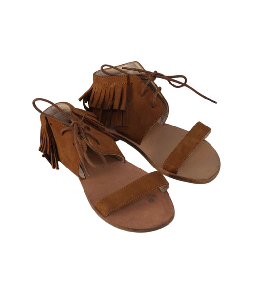 A Brown Sandals from Manuela de Juan in size 5T for girl. (Front View)