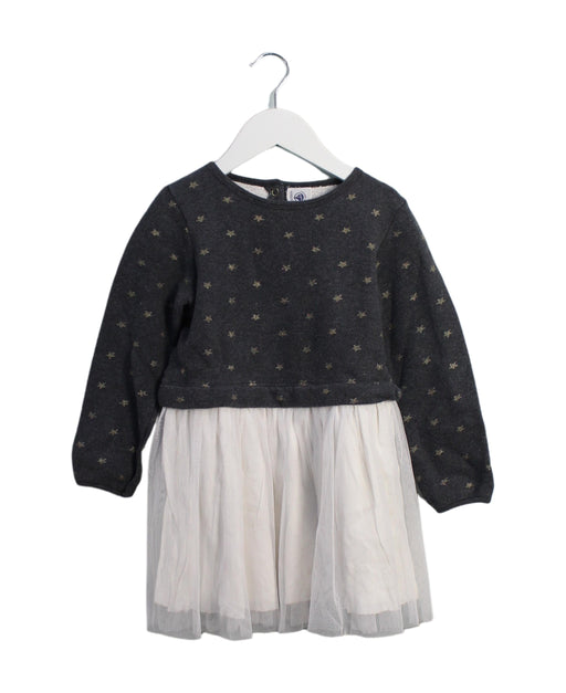 A Grey Long Sleeve Dresses from Petit Bateau in size 6T for girl. (Front View)