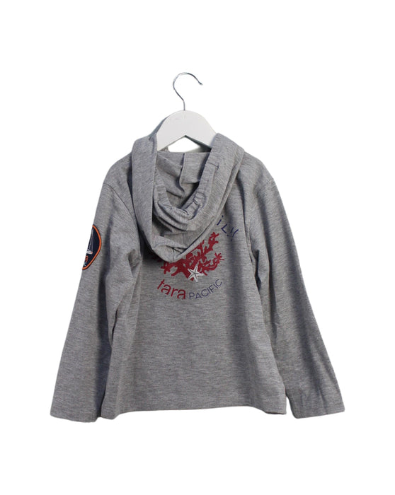 A Grey Zippered Sweatshirts from Agnes b. in size 6T for boy. (Back View)