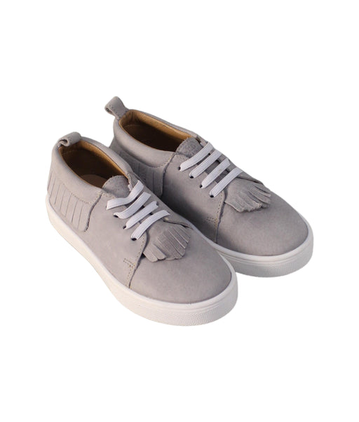 A Grey Sneakers from Freshly Picked in size 6T for girl. (Front View)