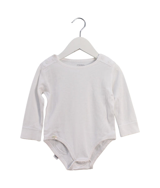 A White Long Sleeve Bodysuits from Mides in size 18-24M for neutral. (Front View)