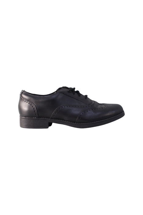 A Black Dress Shoes from Clarks in size 10Y for boy. (Back View)