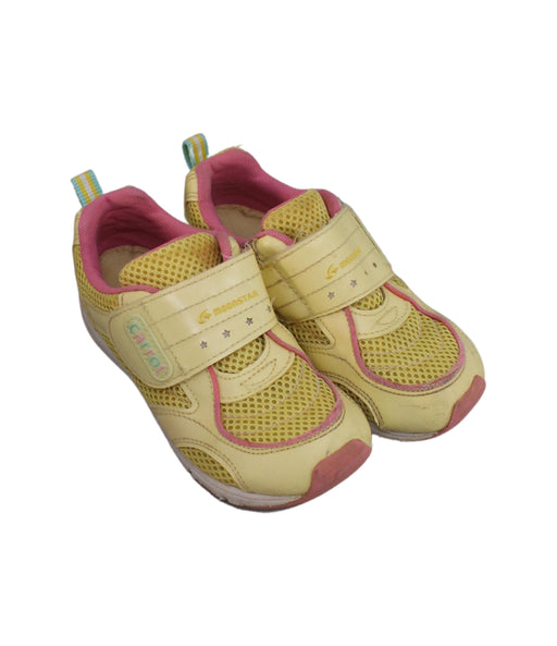 A Yellow Sneakers from Moonstar in size 5T for girl. (Front View)