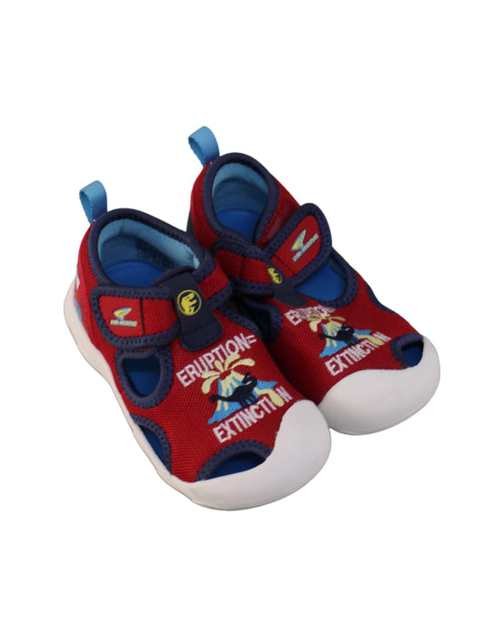 A Red Sandals from Dr. Kong in size 3T for boy. (Front View)